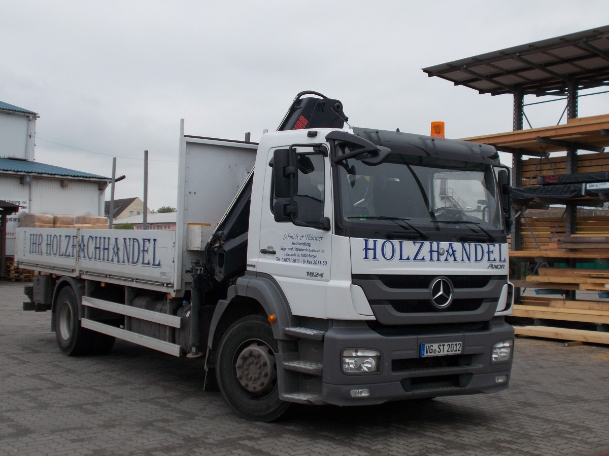 Am 18.Mai 2014 stand Dieser Mercedes bei einem Holzhandel in Bergen/Rügen.