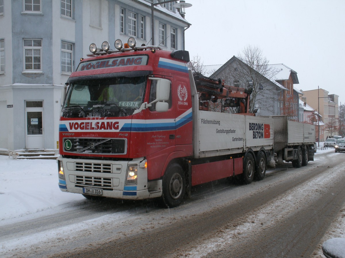 Am 21.Januar 2014 stand dieser VOLVO in der Bahnhofstraße von Bergen/Rügen.