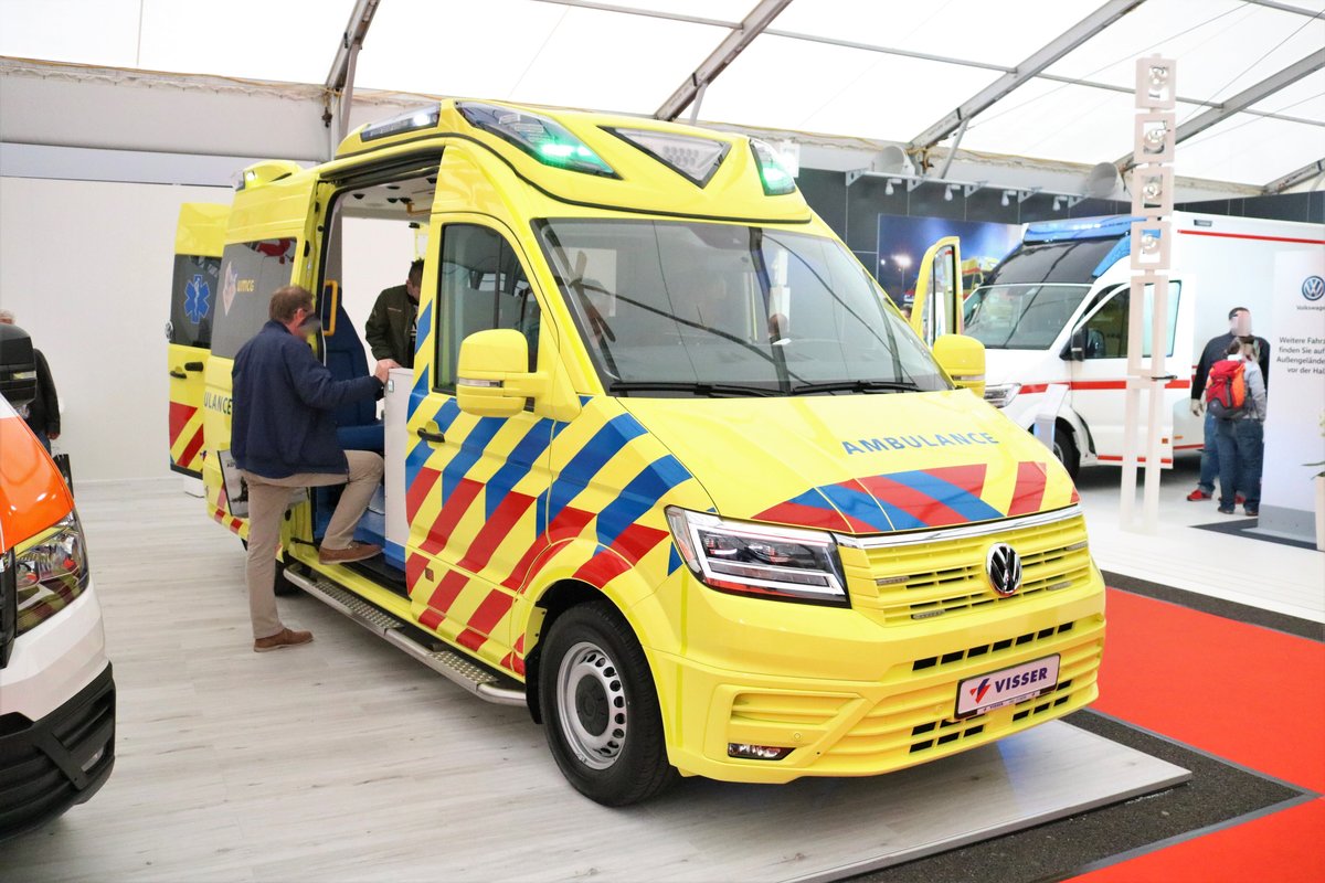 Ambulance Niederlande VW Crafter RTW am 18.05.18 auf der RettMobil in Fulda