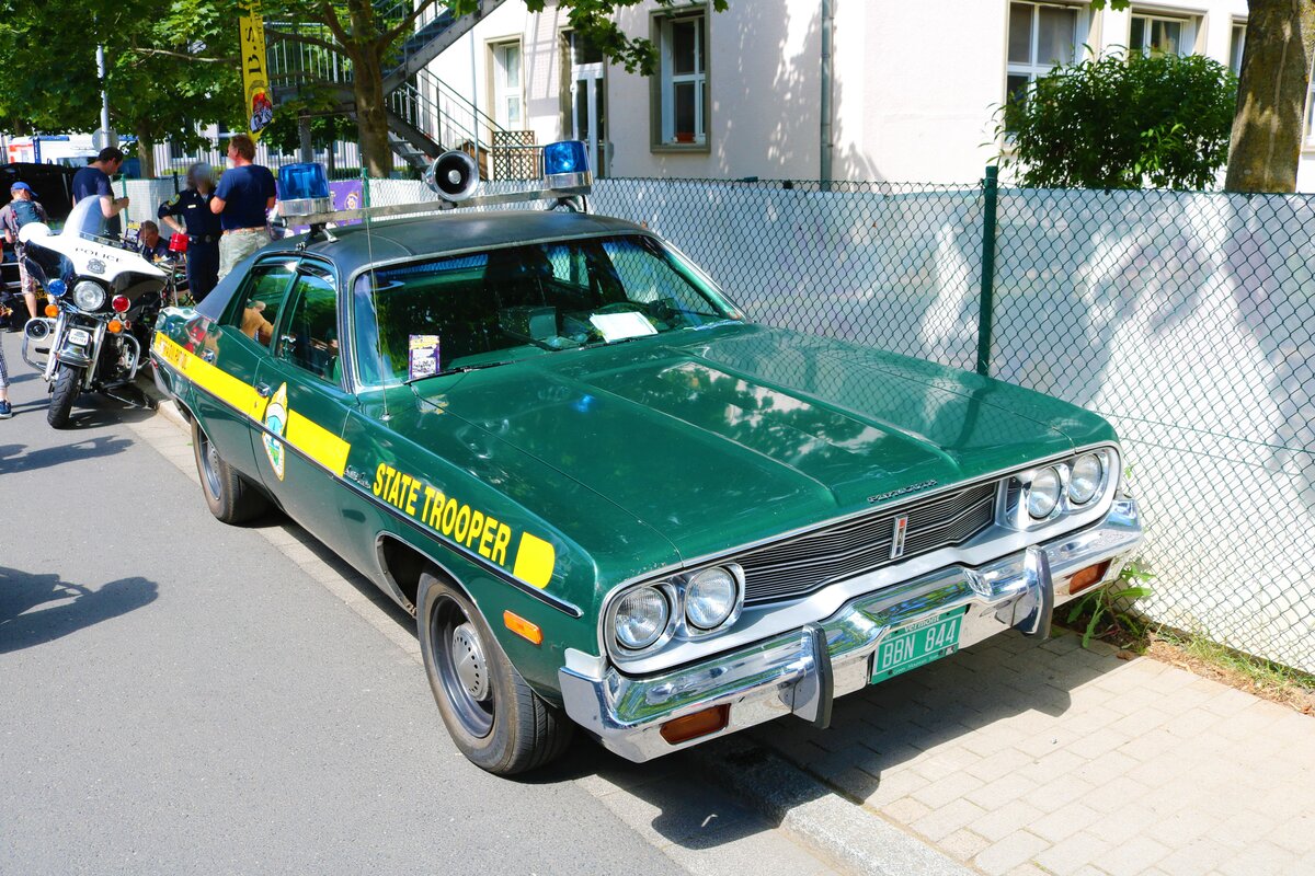 Amerikanisches Polizeiauto am 11.06.22 in Wiesbaden beim der offenen Tür der Polizei