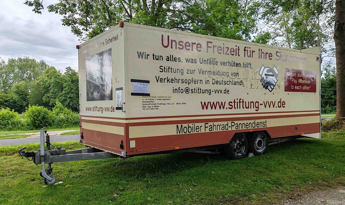 =Anh�nger der Stiftung VVV, gesehen beim Hessentag in Fulda, 06-2026