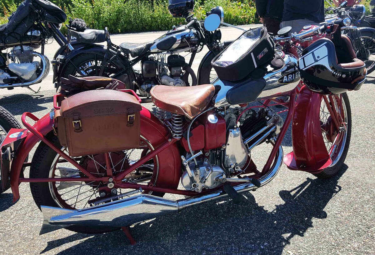=Ariel-Motorrad, gesehen anl. der Jahrestour vom Ariel-Club Österreichs auf der Rossfeldstrasse bei Berchtesgaden, 06-2022