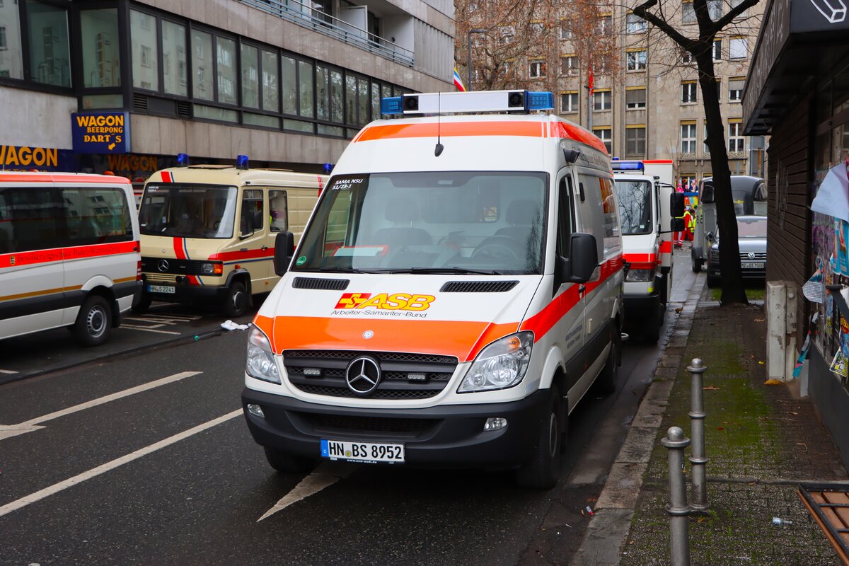 ASB Regionalverband Katastrophenschutz Baden Württemberg Heilbronn Mercedes Benz Sprinter KTW (Sama Neckarsulm 51/23-1) am 16.02.26 Rosenmontag in Mainz