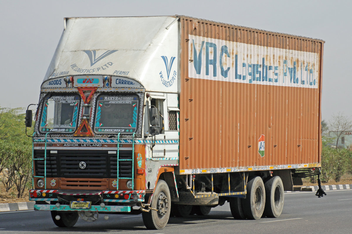 Ashok Leyland 2516, 17.Februar 2017, Jaipur Kishangarh Expressway, Rajasthan, Indien.