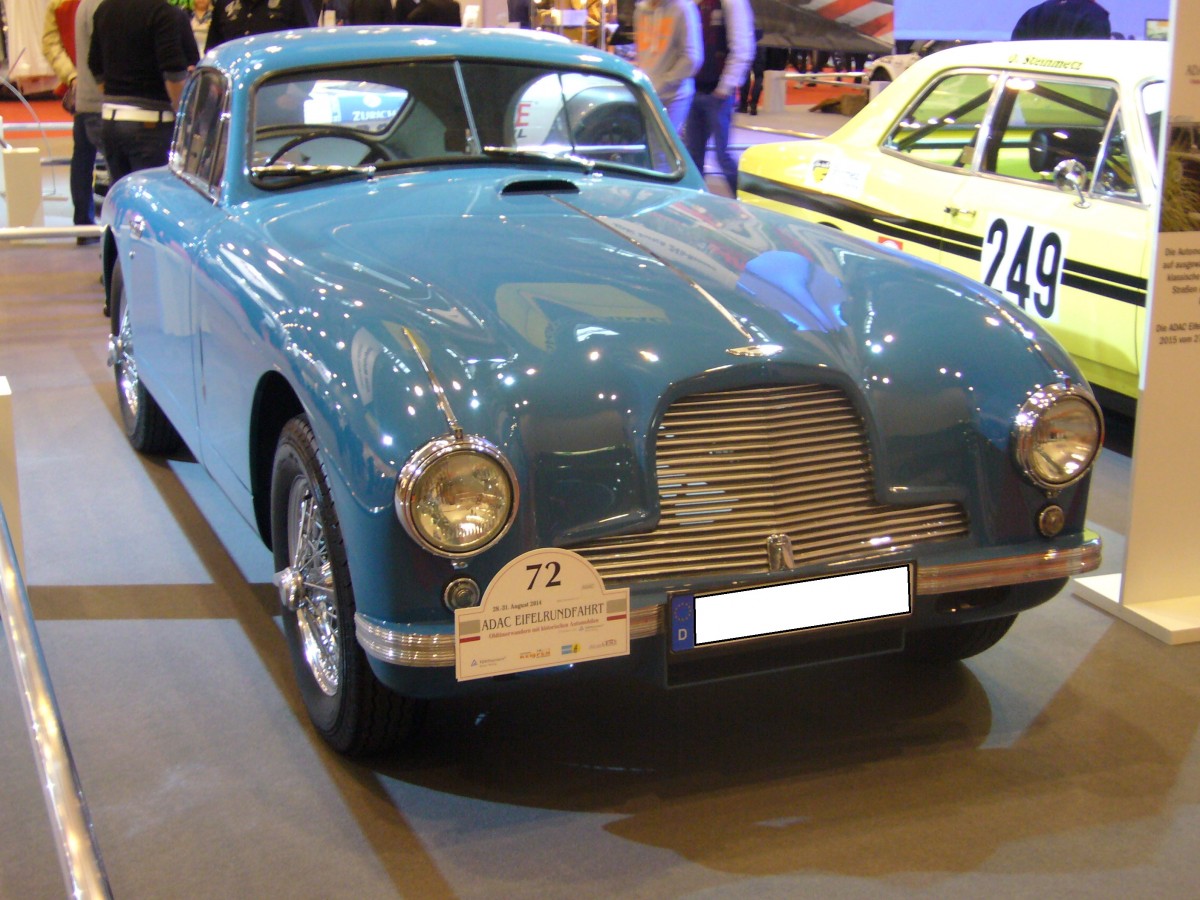 Aston Martin DB 2 MK1. 1950 - 1953. Von diesem Modell wurde 411 Einheiten gefertigt. Der 6-Zylinderreihenmotor mit 2580 cm³ Hubraum leistet 107 PS. Essen-Motor-Show am 05.12.2014.