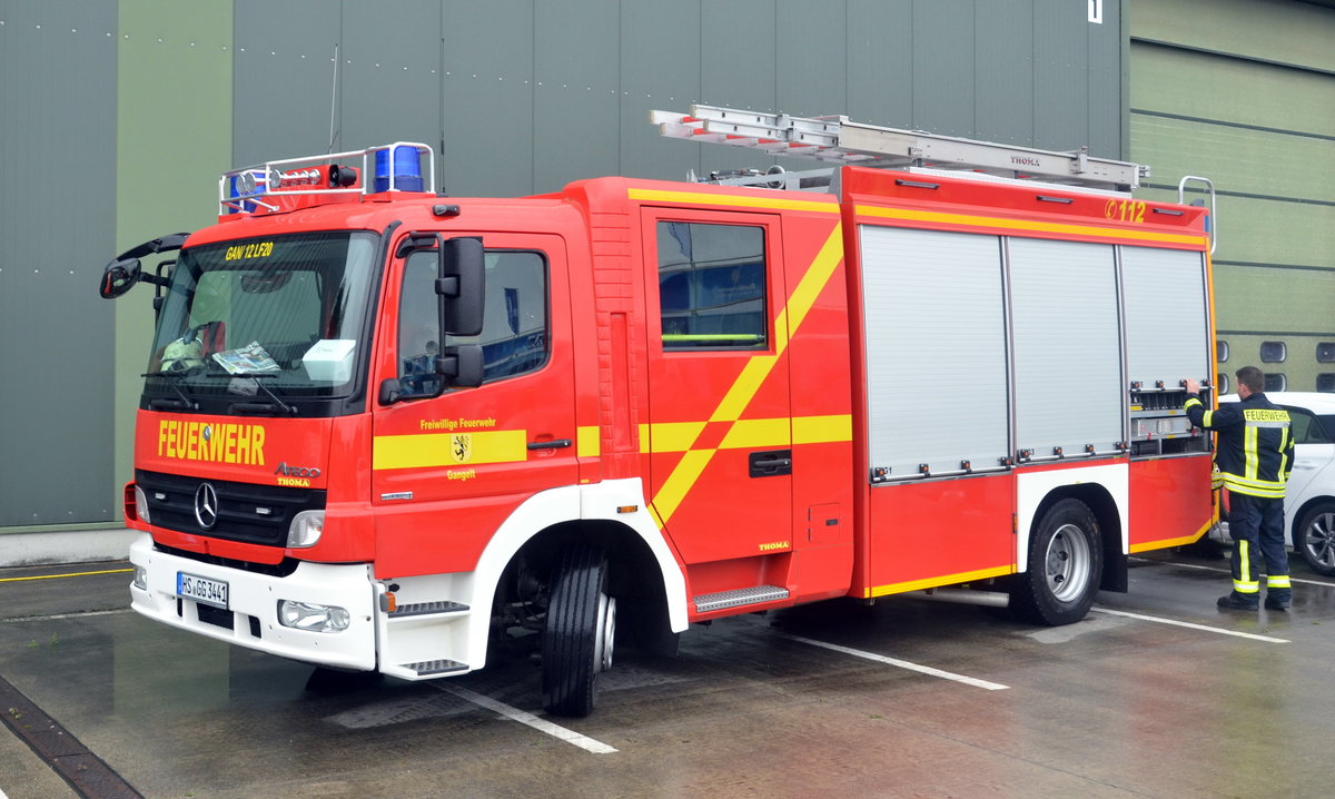 ATEGO Mercedes, Löschfahrzeug LF20 der Freiwilligen Feuerwehr Gangelt. Zu Gast auf der Nato Air Base Geilenkirchen gesehen am 01.07.2017