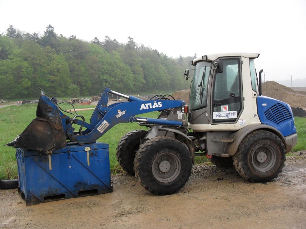 Atlas 80 auf einer Baustelle an der B51 am 09.05.2010