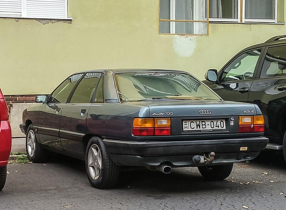 Audi 100 2.3E. Aufnahme: Pécs (Ungarn), August, 2019.