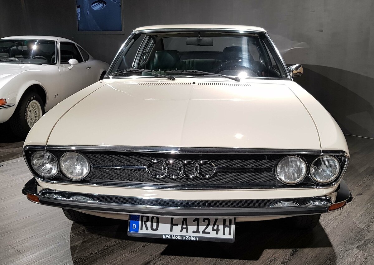 =Audi 100 Coupe S, Bauzeit 1970 - 1976, 1871 ccm, 112 PS, 183 km/h, gesehen im EFA Museum in Amerang, 06-2022