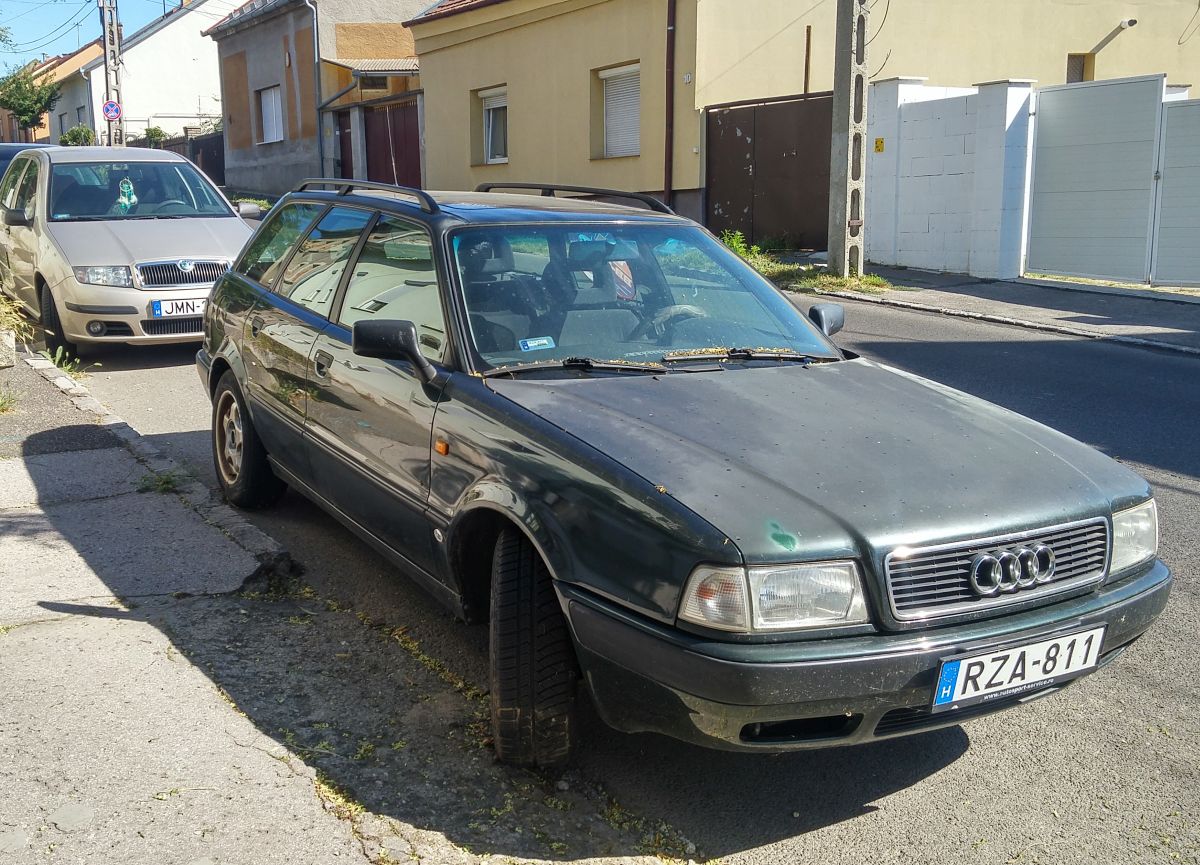Audi 80 B4, gesehen in September, 2020.