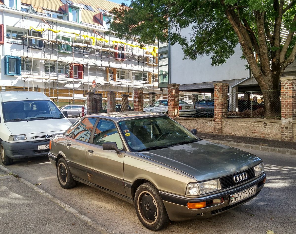 Audi 80, gesehen in September, 2020.