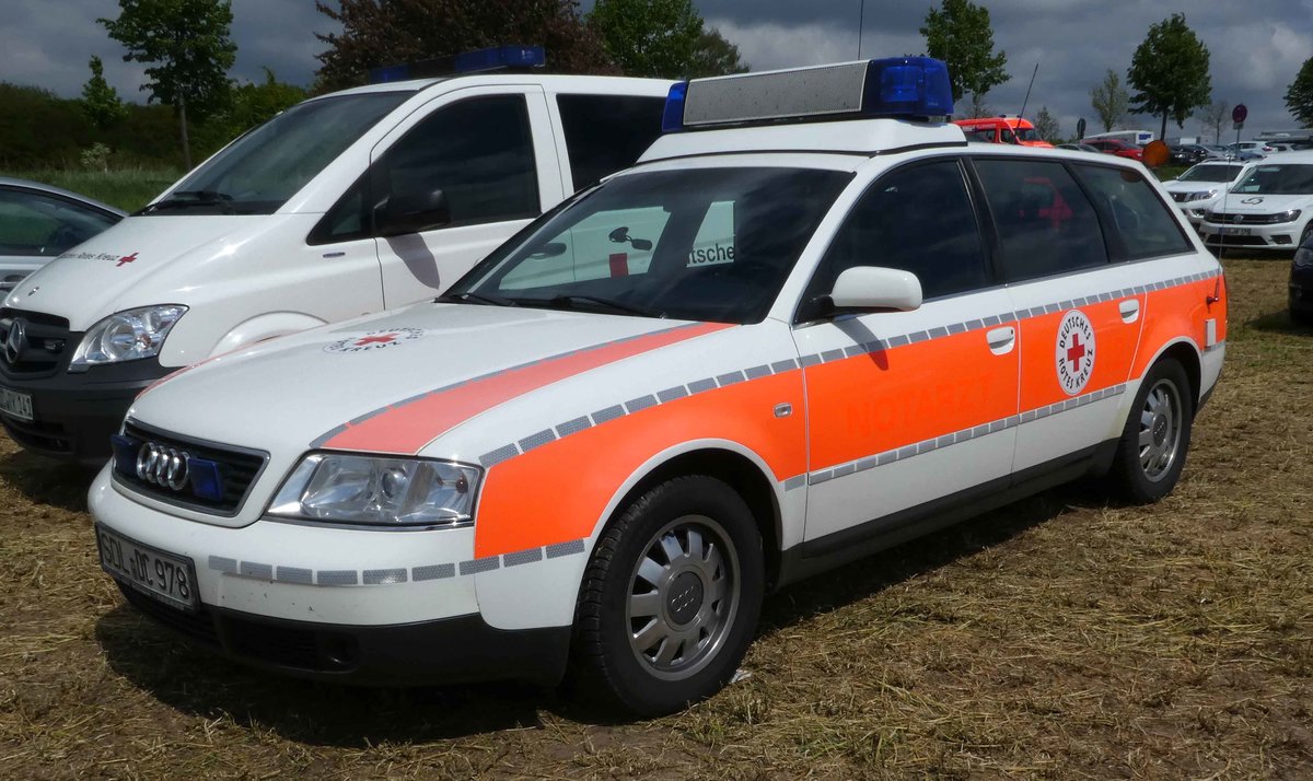 =Audi des DRK, abgestellt auf dem Parkplatz der Rettmobil 2019 in Fulda, 05-2019