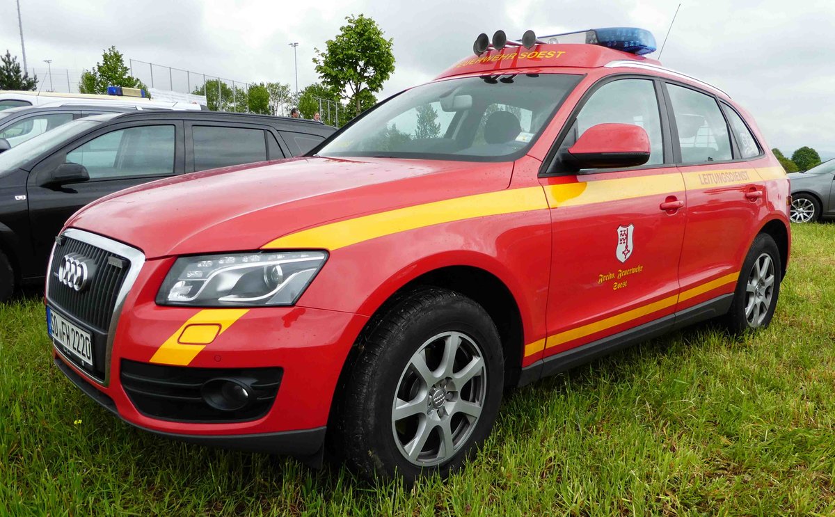 =Audi Q 5 der Feuerwehr SOEST steht auf dem Parkplatz der RettMobil 2017 in Fulda, Mai 2017