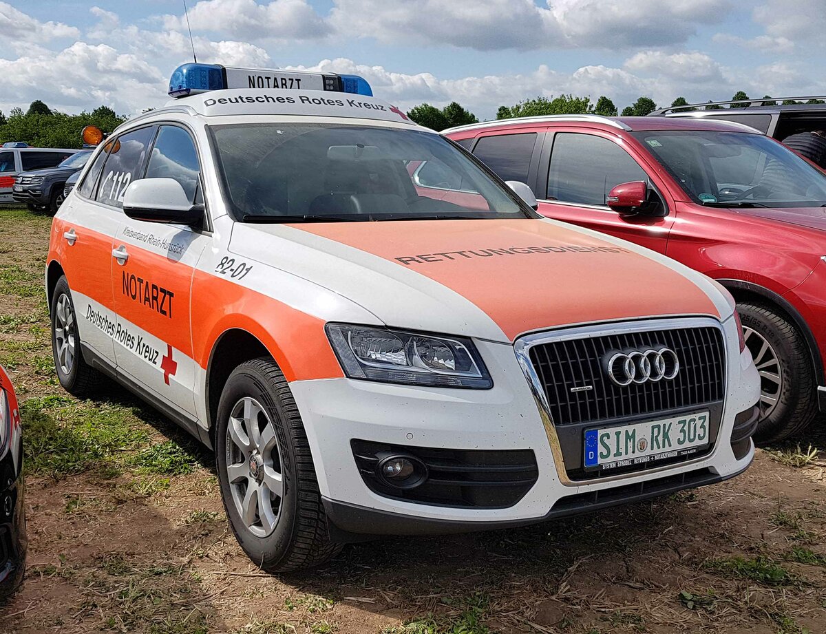 =Audi Q5 als Notarztfahrzeug des DRK KV RHEIN-HUNSRÜCK steht auf dem Parkplatz der RettMobil im Mai 2022