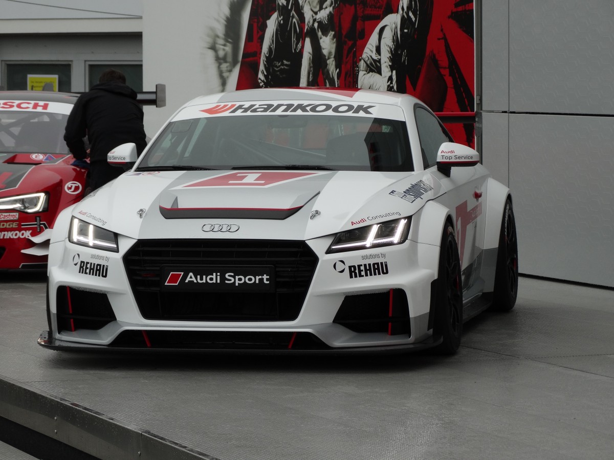 Audi Sport TT Cup Rennwagen am 03.05.15 auf den Hockenheimring
