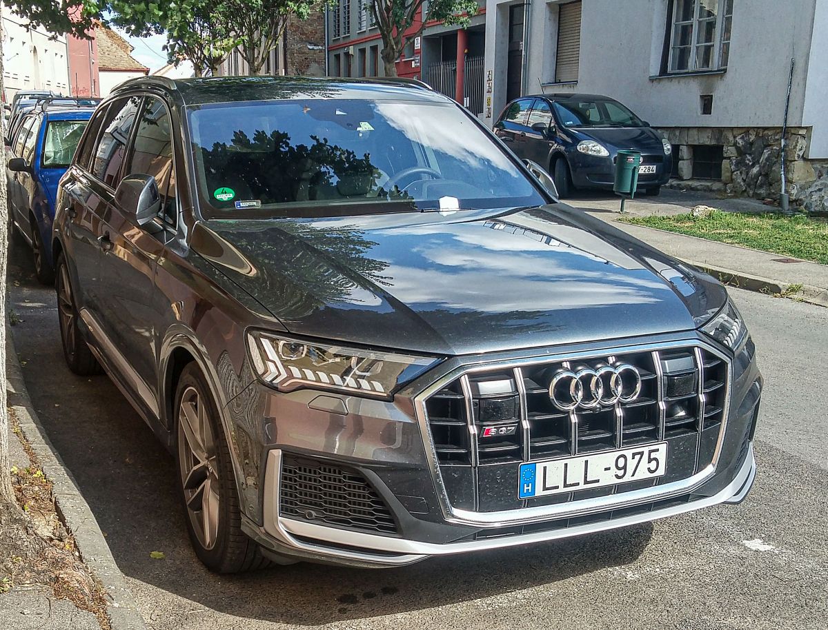 Audi SQ7 der zweiten Generation, gesehen in August 2021.