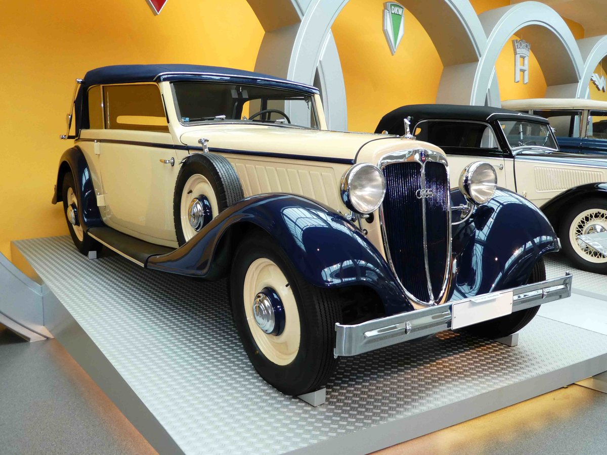 =Audi UW8 Cabriolet, Bj. 1934, 40 PS, 1949 ccm, fotografiert im August Horch Museum Zwickau, Juli 2016