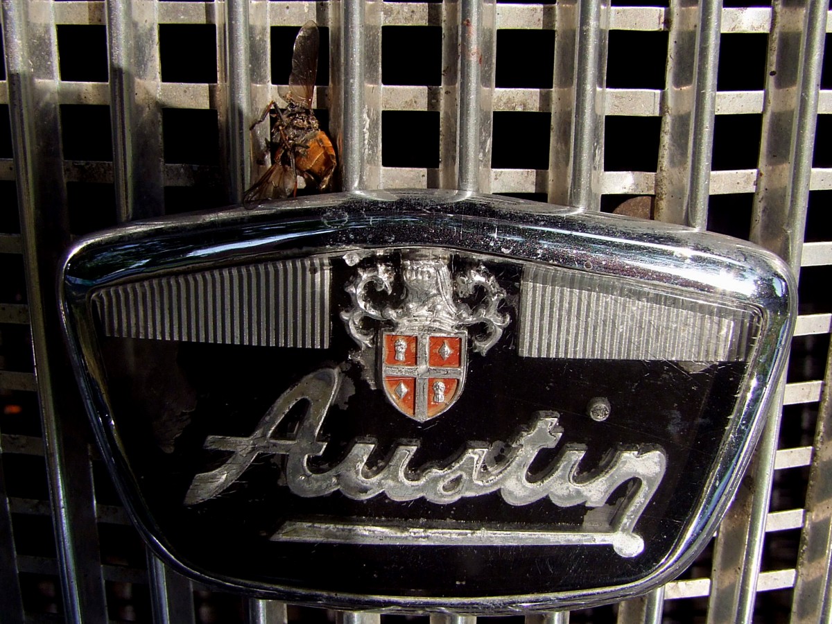 AUSTIN-Logo mit Kühlerfigur; 