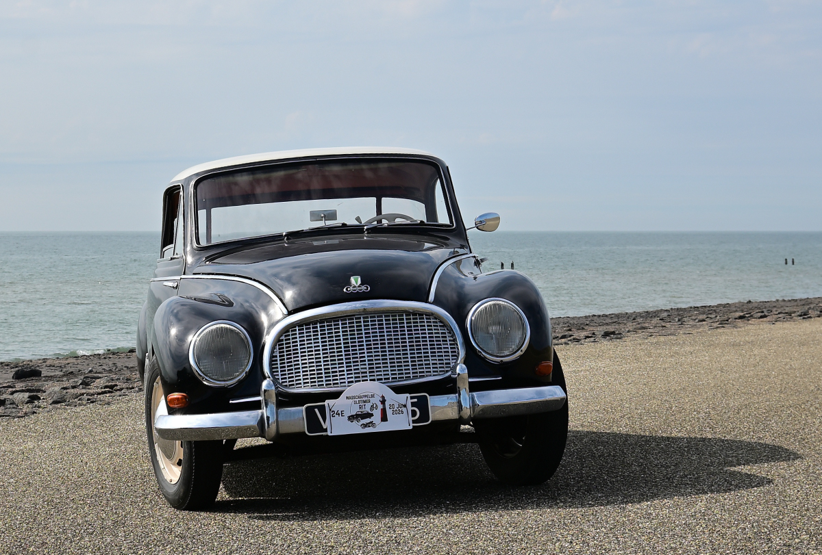 Auto Union 1000 S , auf dem Damm in  Westkapelle, Walcheren, Zeeland, NL, im Urlaub gesehen. 24. Wasschappelse Oldtimerrit am Samstag, den 20. Juni 2026
