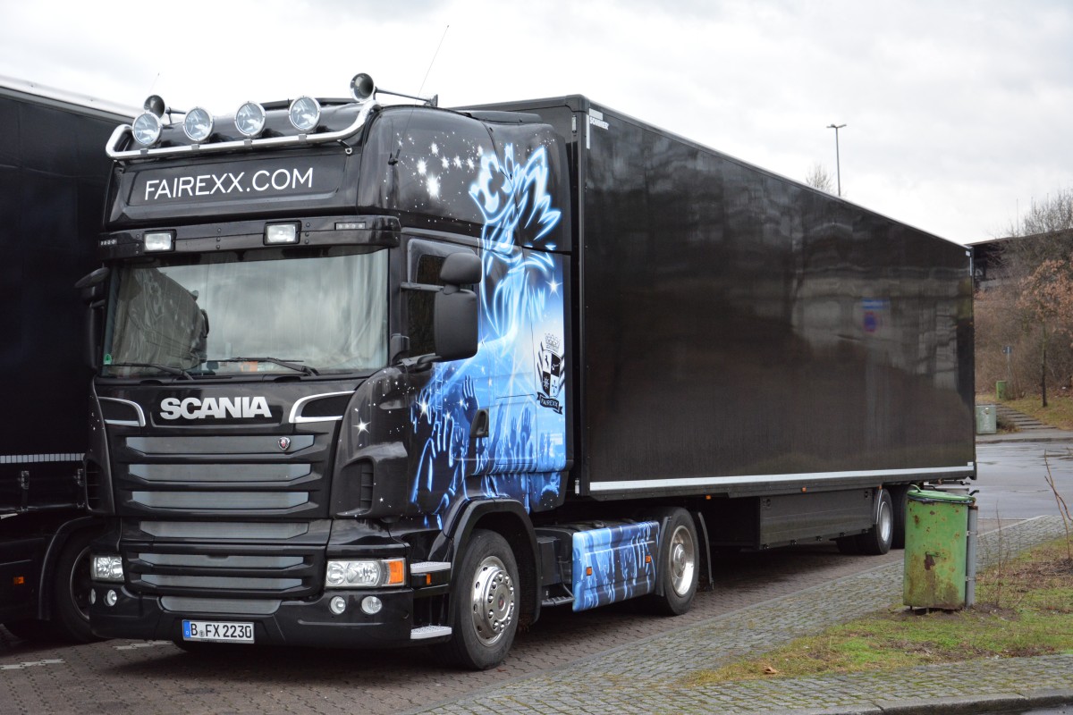B-FX 2230 (Scania) steht am 10.01.2015 auf dem Rastplatz der Avus in Berlin.