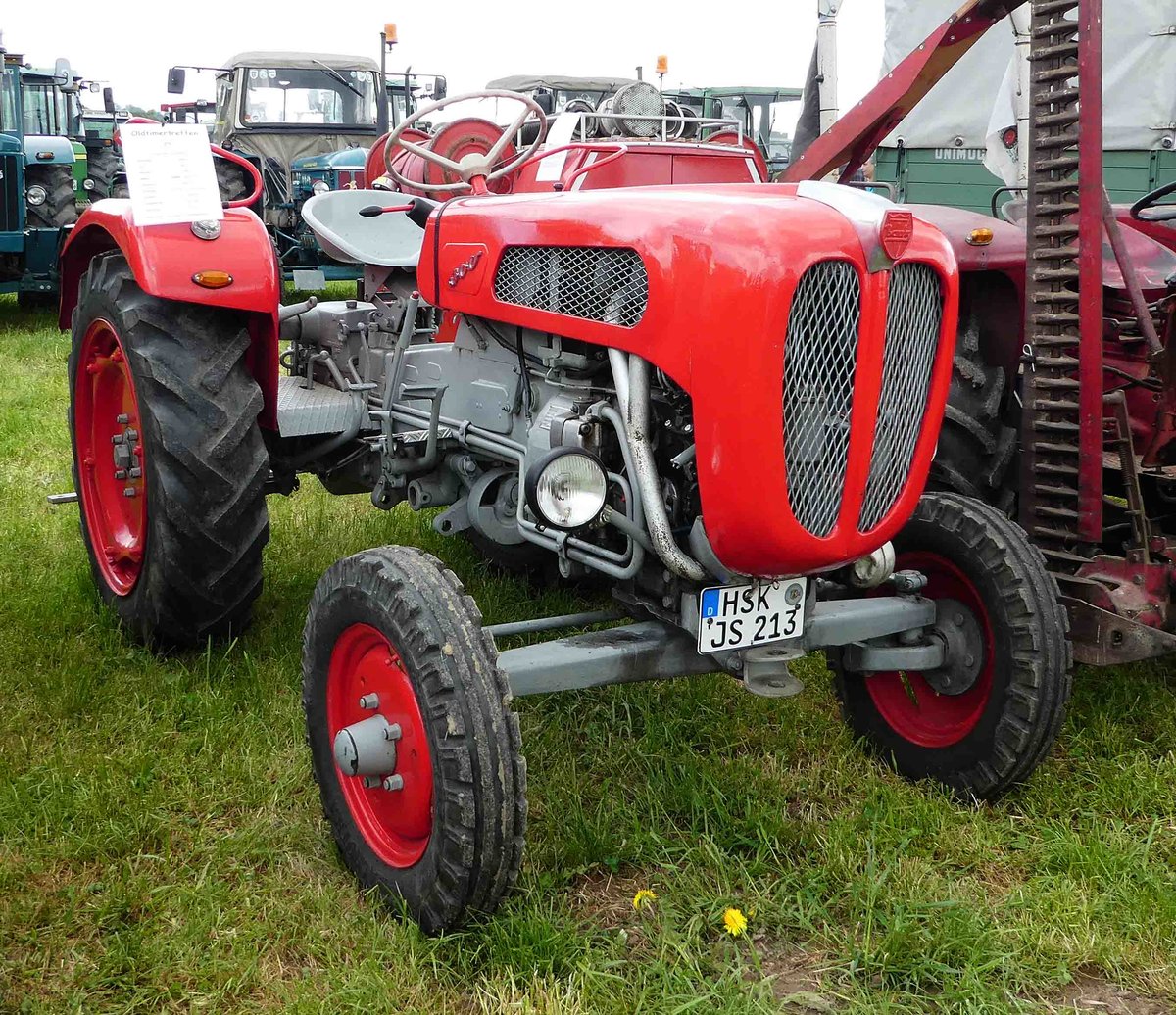 =Bautz 300 T, Bj. 1961, ausgestellt bei den Schlepperfreunden Auenberg im Mai 2018