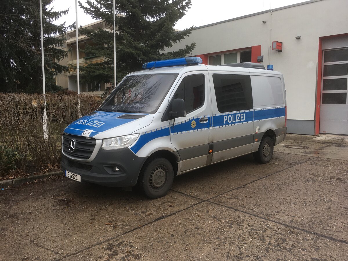 Bearbeitungskraftwagen der Polizei Berlin