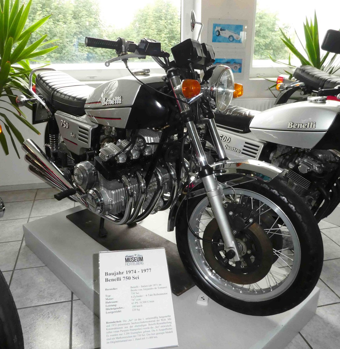 =Benelli 750 Sei, Bauzeit 1974 - 1977, ist das erste weltweit serienmäßig hergestellte 6 Zyl.-Motorrad, präsentiert im Deutschen Automobilmuseum Fichtelberg im Juli 2018
