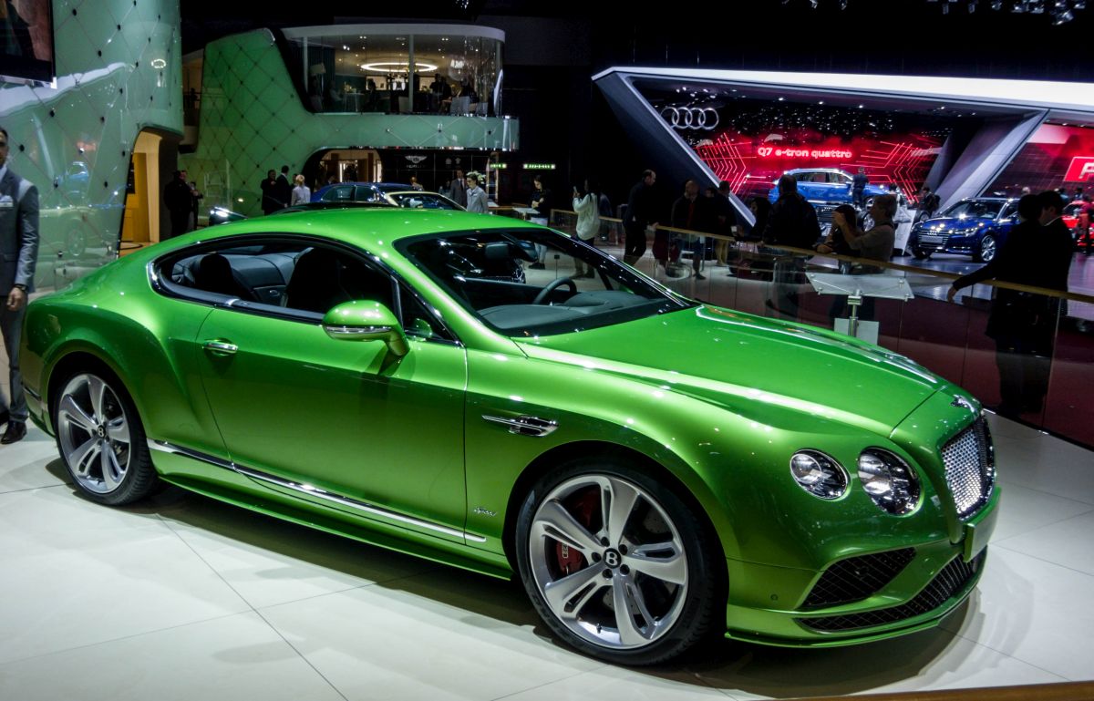 Bentley Continental GT in grün. Foto: Autosalon Genf 2015.