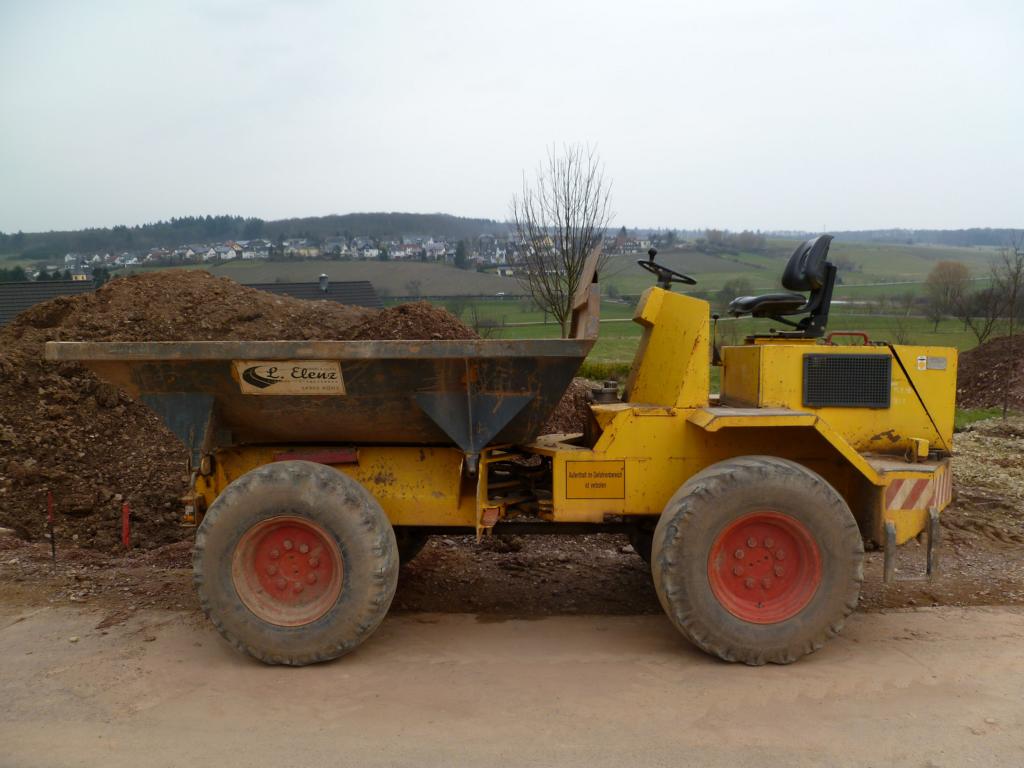 Bergmann AT 245 eingesetzt beim Neubau der L138 zwischen Krettnach und Oberemmel (23.03.2013)