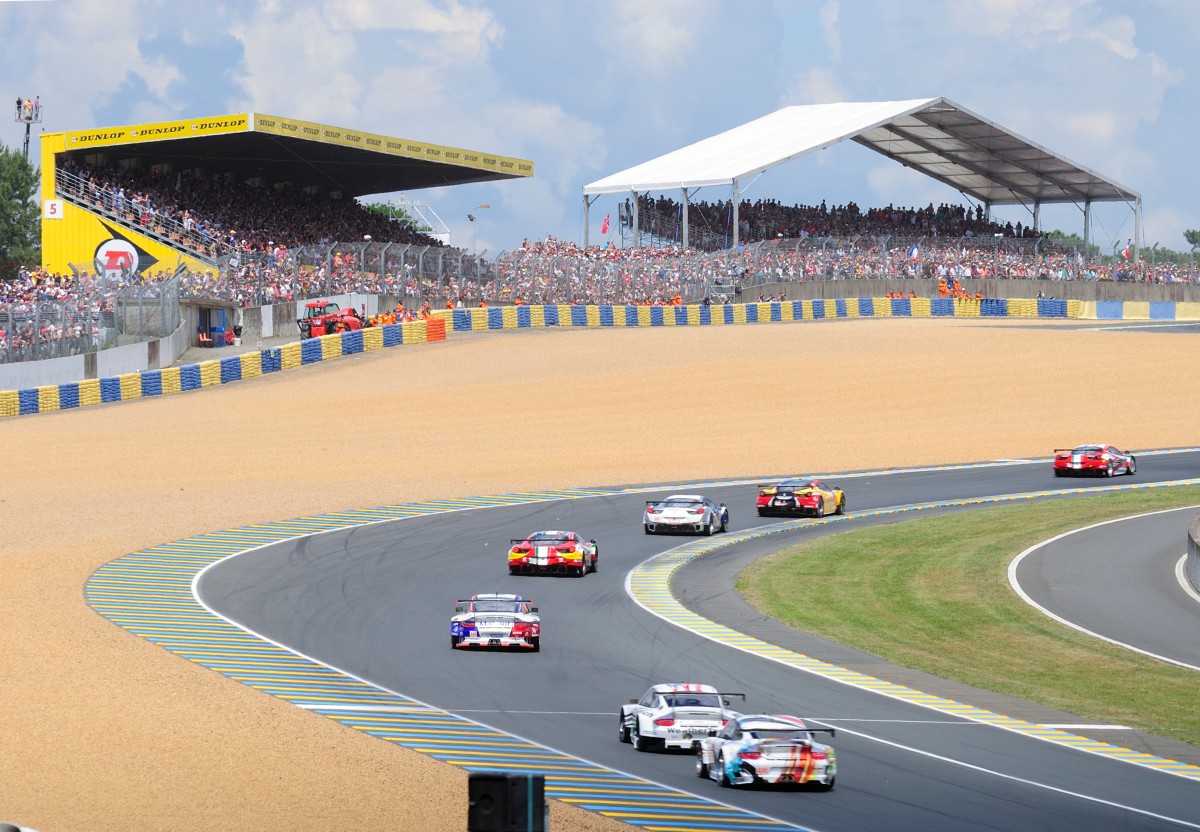 Blick von der Barnato Tribühne,1.Runde des 82. 24h Rennen Le Mans, am 14.6.2014