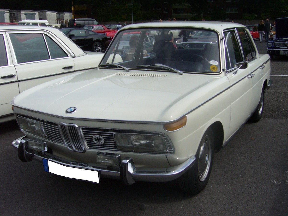 BMW 2000 Automatic. 1966 - 1972. Oldtimertreffen Krefeld am 24.05.2015.