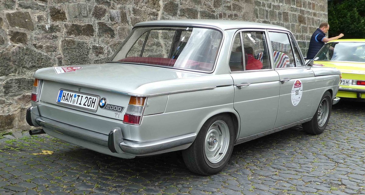 =BMW 2000 TI, Bj. 1966, 2000 ccm, 120 PS, gesehen in Fulda anl. der SACHS-FRANKEN-CLASSIC im Juni 2019