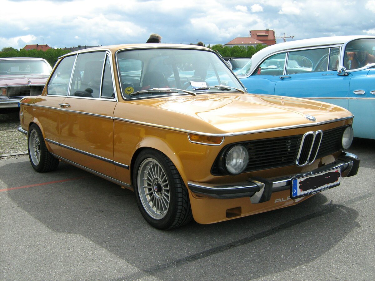BMW 2002 Alpina (1972), aufgenommen April 2019 beim Oldtimertreffen auf Theresienwiese in München