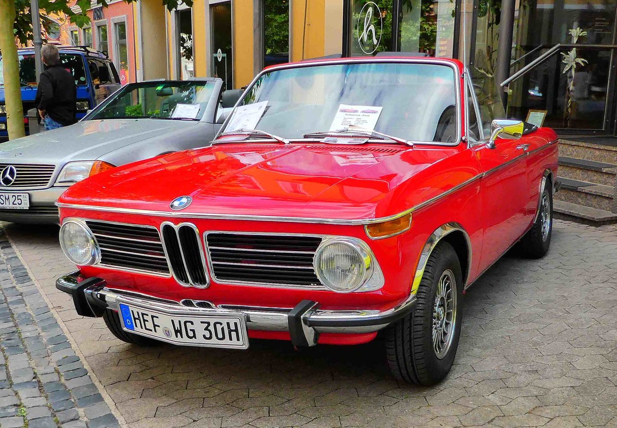 =BMW 2002 Cabrio, Bj. 1971, 100 PS, ausgestellt beim Hünfelder Stadtfest, 08-2018