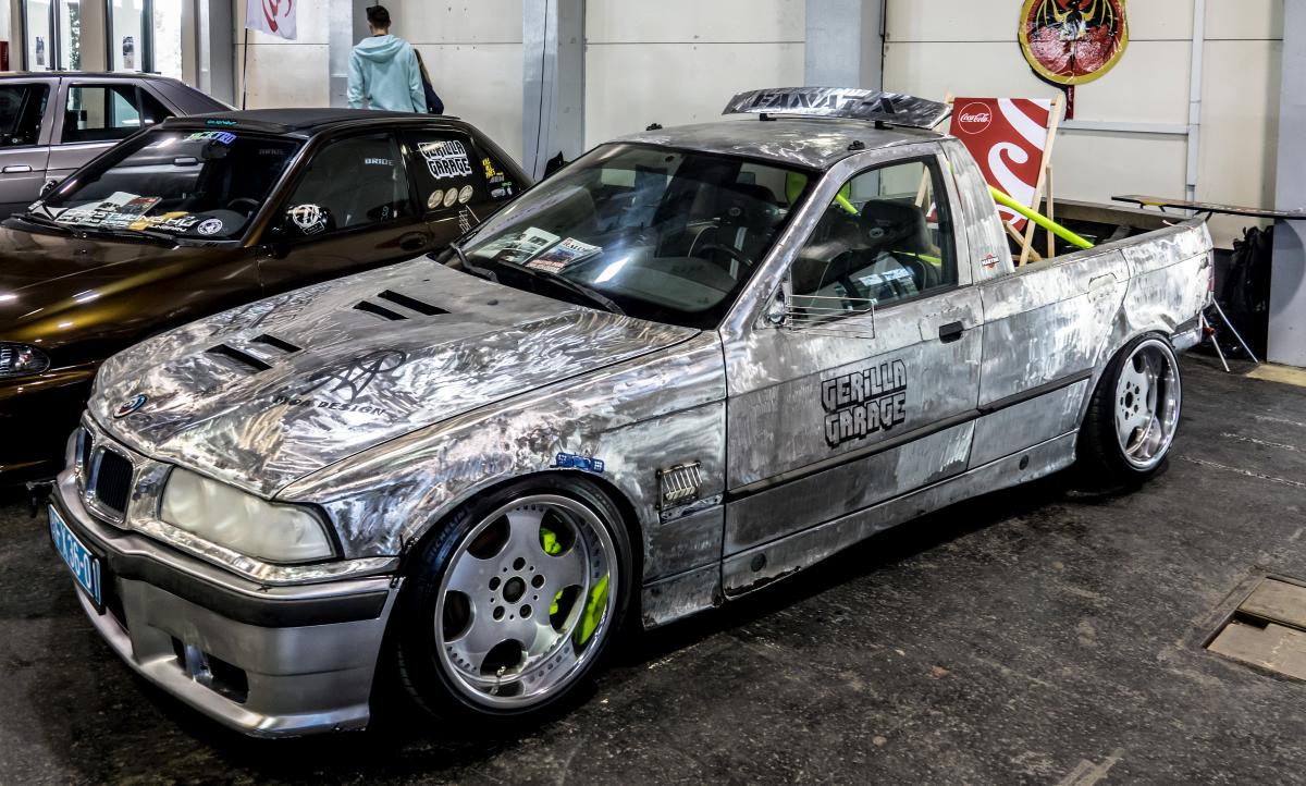 BMW 3-er E36 umbau auf Pick-Up, fotografiert in März, 2019 auf der Automobil und Tuning Show.