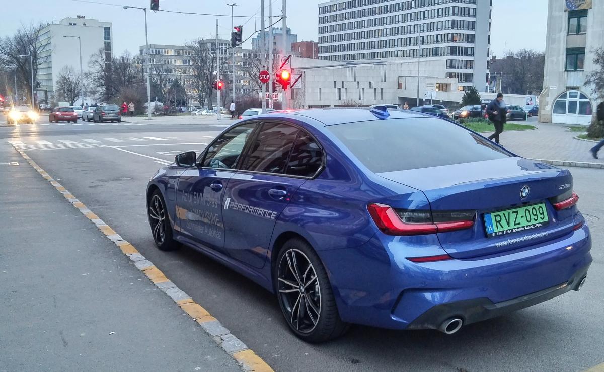 BMW 3 G90 als Plugin Hybrid. Foto: Januar, 2020, Pécs, Ungarn.