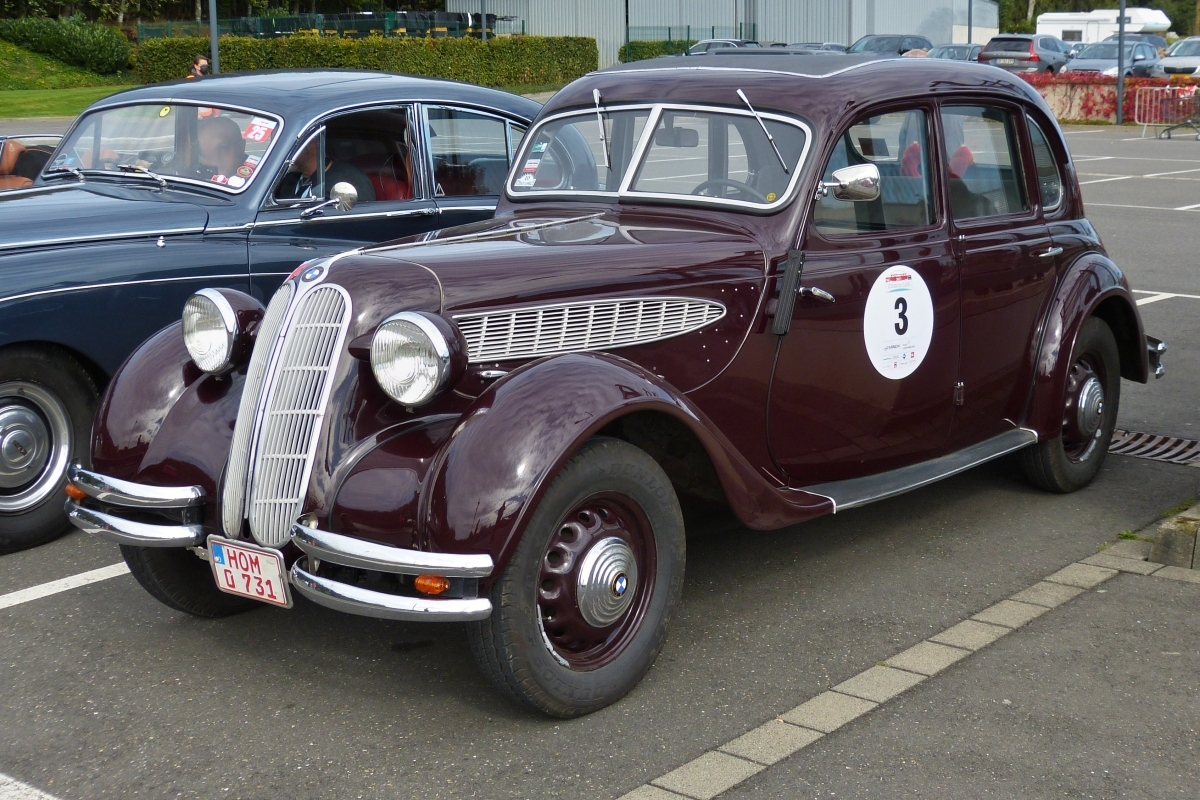 BMW 326, Bj 1934; 6 Zyl. 1,5 Ltr und34 Ps, aufgenommen auf dem Parkplatz in Weiswampach. 01.10.2021