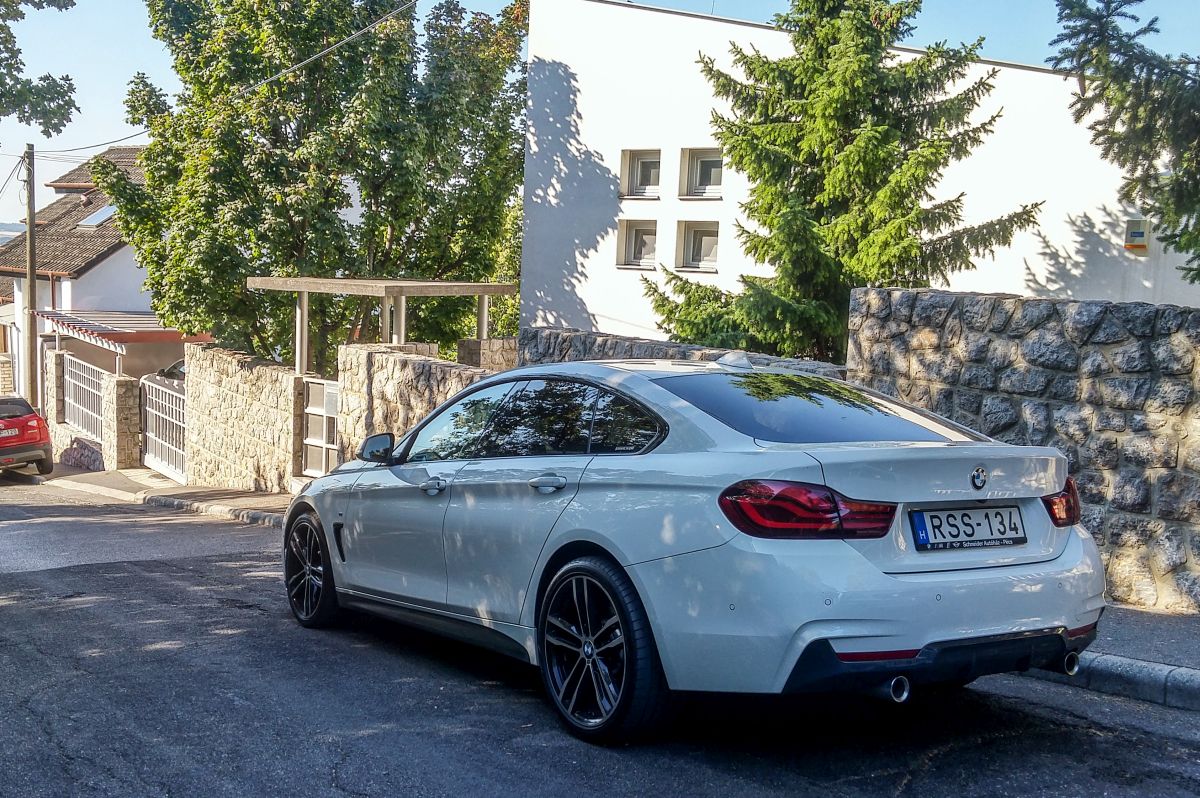 BMW 4 Gran Coupé (F36) von Hinten, fotografiert in September 2020.