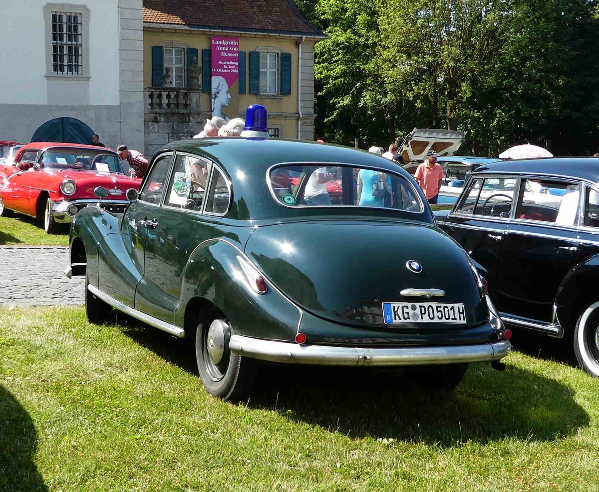 =BMW 501, Bj. 1954, 72 PS, ausgestellt bei Blech & Barock im Juli 2018 auf dem Gelände von Schloß Fasanerie bei Eichenzell