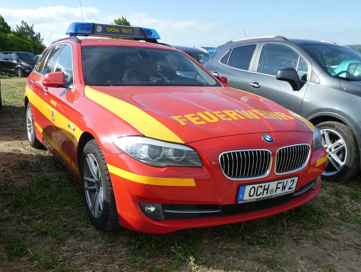 =BMW als Kommandowagen der Feuerwehr OCHSENFURT, gesehen auf dem Parkplatz der RettMobil im Mai 2022