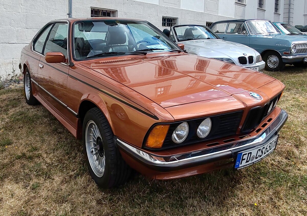 =BMW CS, ausgestellt bei der Oldtimerausstellung Blech & Barock bei Schloss Fasanerie, 07-2026