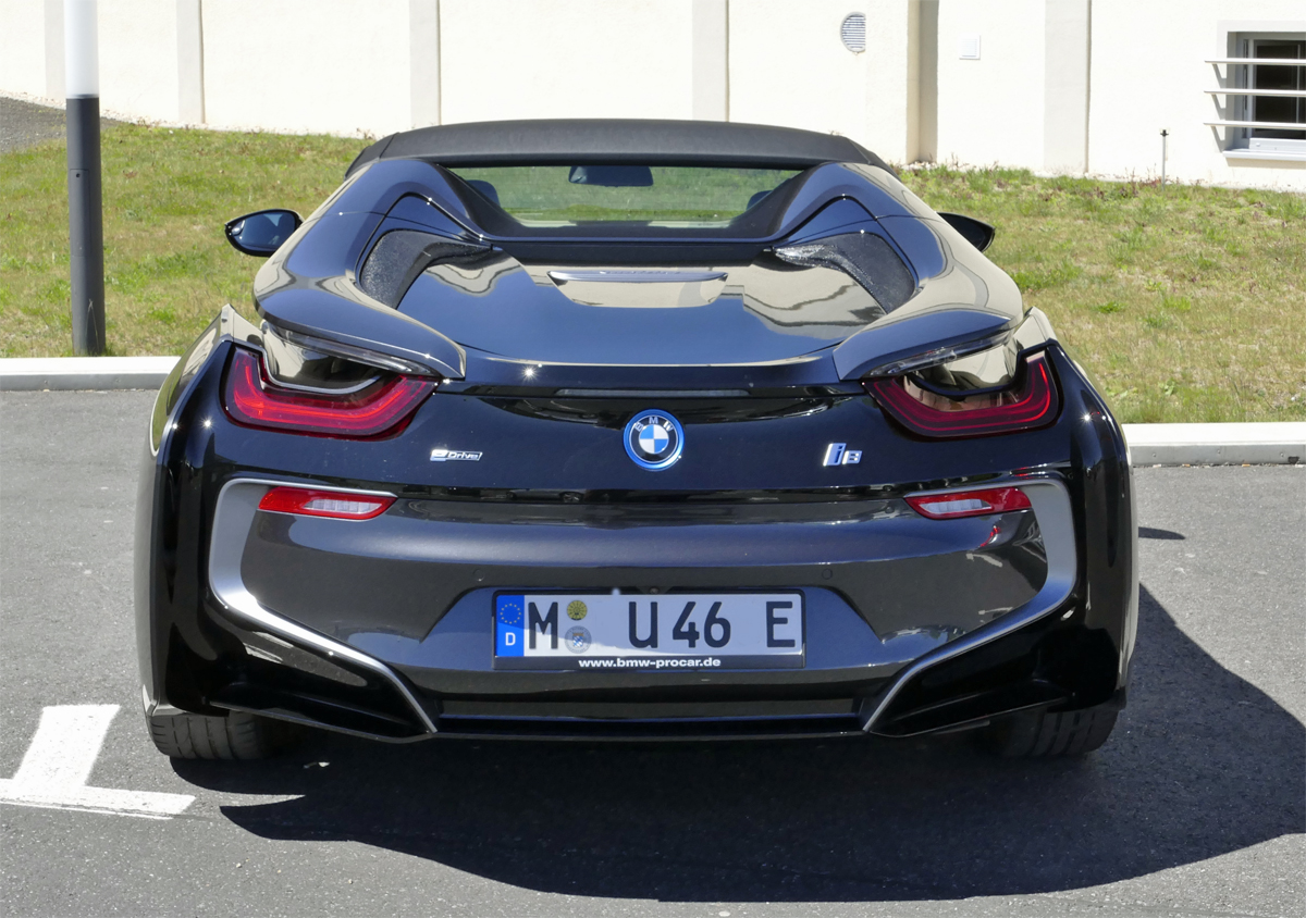 BMW i8 Roadster Hybrid Heckansicht in Euskirchen - 15.05.2019