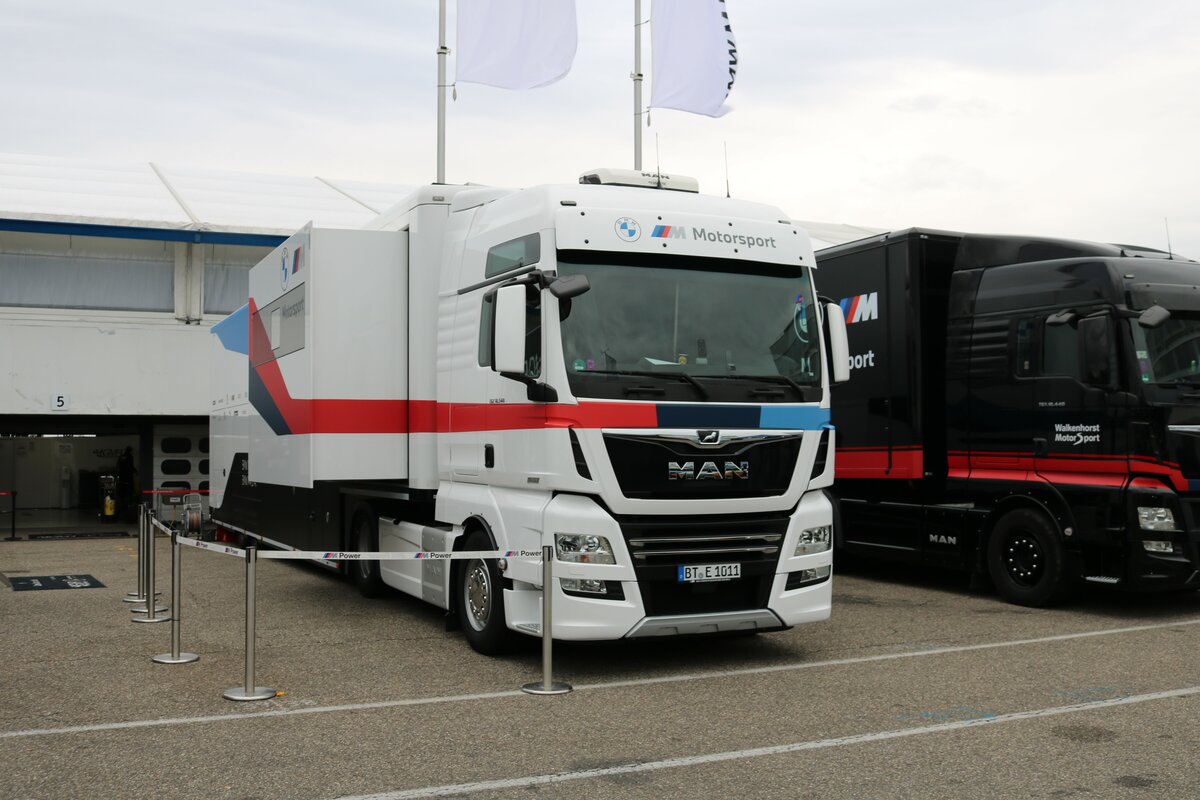 BMW Motorsport MAN TGX am 03.10.21 in Hockenheim im Fahrerlager