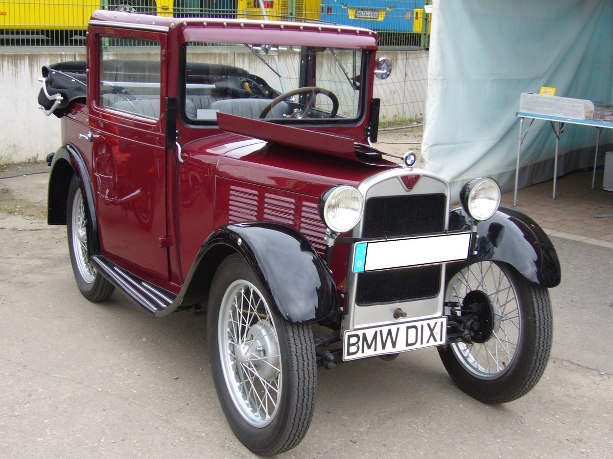 BMW Typ D2A Cabriolet. 1929 - 1931. Der 4-Zylinderreihenmotor hat einen Hubraum von 748,5 cm³ und leistet 15 PS. 9. Oldtimer- und Youngtimertreffen am 17.06.2017 an der  Alten Dreherei  in Mülheim an der Ruhr.
