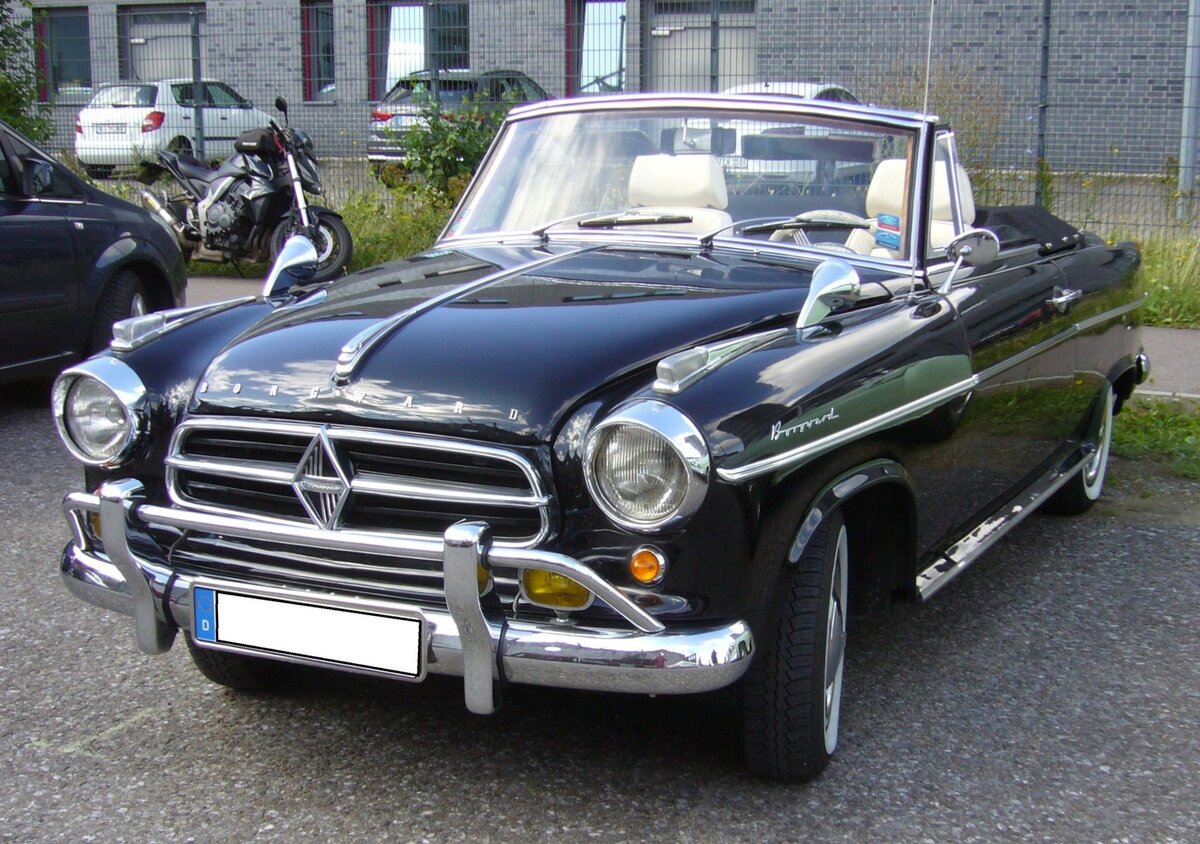 Borgward Isabella Cabriolet aus dem Jahr 1960. Dieses Isabella Cabriolet wurde im Juli 1960 in Schweden zum ersten mal zugelassen. Der Erstbesitzer bezahlte damals genau 12.000,00 schwedische Kronen für dieses hübsche Cabriolet. Dort verblieb sie bis ins Jahr 2002. Danach wurde sie wieder nach Deutschland zurück geholt und restauriert. Insgesamt wurden nur 29 Cabriolets werksseitig vom Karosseriewerk Deutsch in Köln montiert. Der Vierzylinderreihenmotor hat einen Hubraum von 1493 cm³ und leistet 75 PS. 50. Jahrestreffen der Borgward I.G. e.V. an der  Alten Dreherei  in Mülheim an der Ruhr.