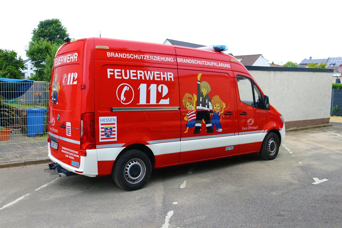 Brandschutzerziehung Hessen Landkreis Offenbach Mercedes Benz Sprinter Gerätewagen am 01.07.23 in Seligenstadt 