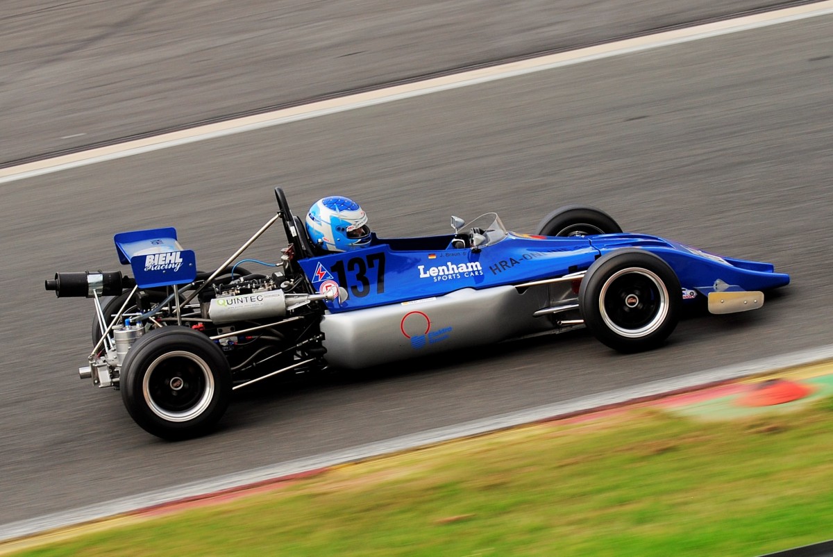 Braun Jürgen auf Lenham F371 (Biehl Racing),beim Graf Berghe von Trips Pokal beim ADAC Rce Festival am 20.7.2014. Mitgezogen und schräg in Szene gesetzt um Dynamik auszudrücken!