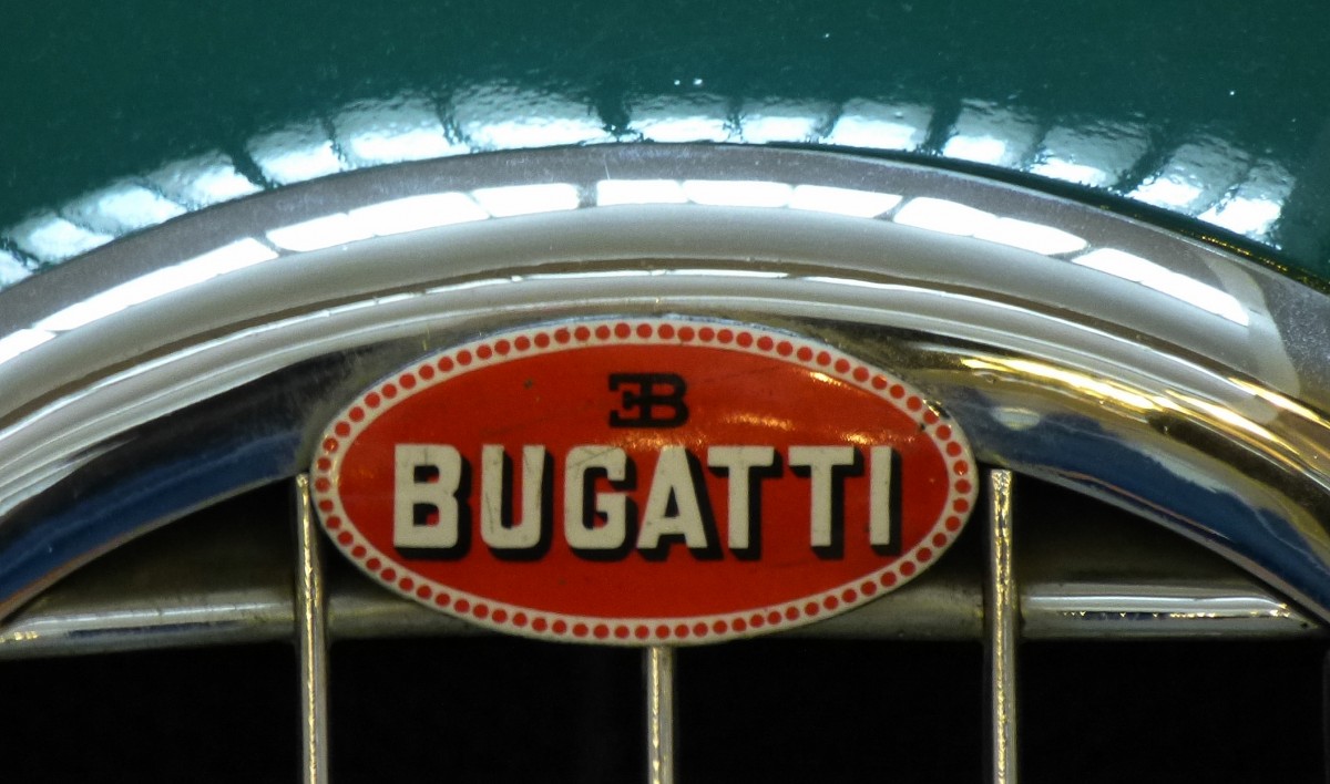 Bugatti, Khleremblem an einem Oldtimer von 1939, Jan.2014