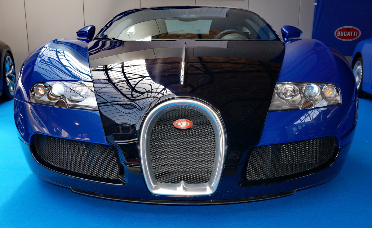 Bugatti Veron 16.4. 16-Zylinder Motor mit 8000ccm und 1001PS. Vierradantrieb. Vmax 407km/h. Foto:32. Oldtimertage Berlin-Brandenburg; 13.05.2019