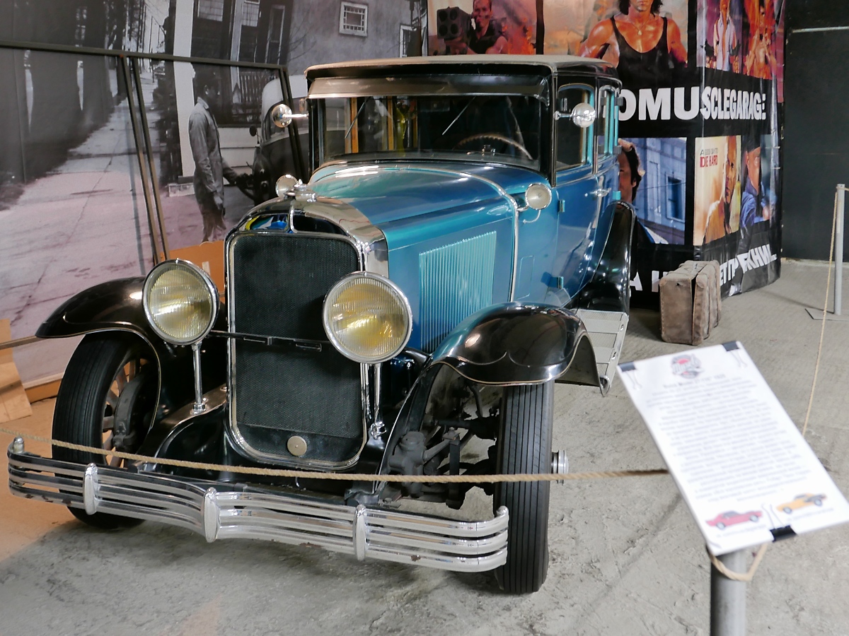Buick Model 27-116 von 1929 in der Retro Car Show im Einkaufszentrum  Piterlend  in St. Petersburg, 17.2.18